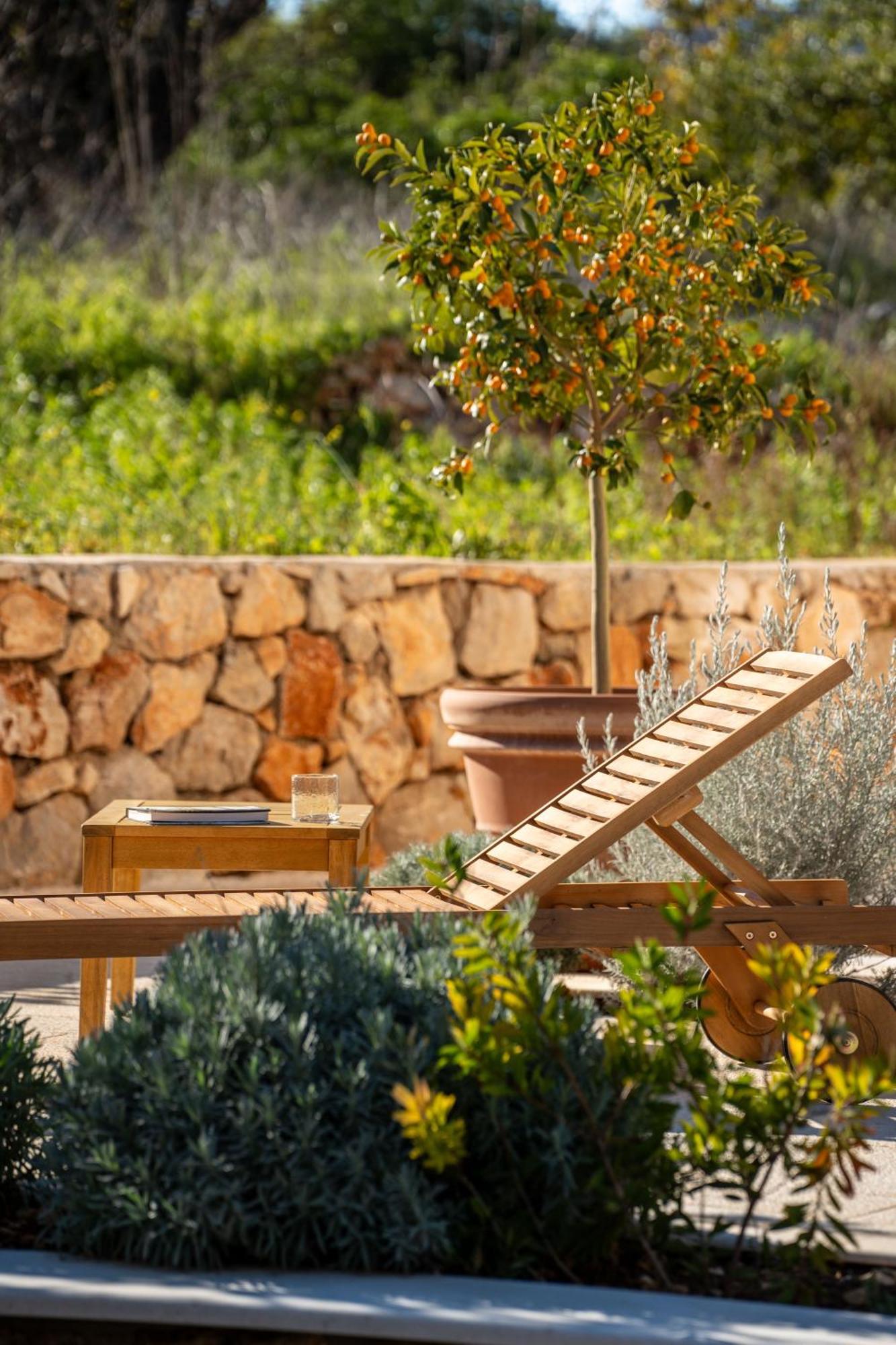 Villa Sjora - "Autentic Dalmatian Stone Villa With Private Garden & Bbq" Vrboska Kültér fotó